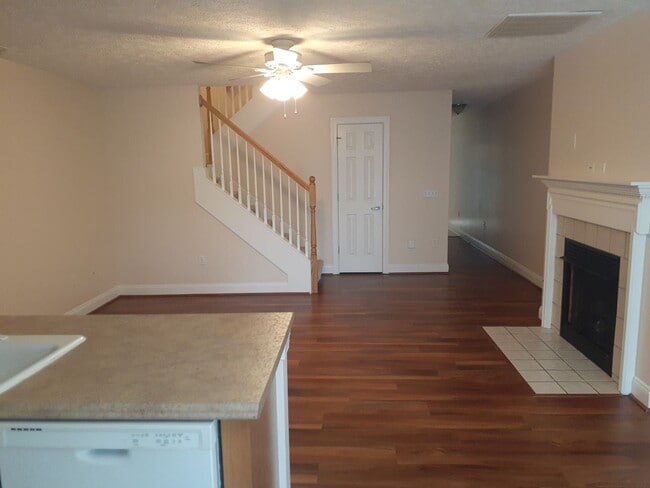 Building Photo - Available for the 2026-2027 lease term.