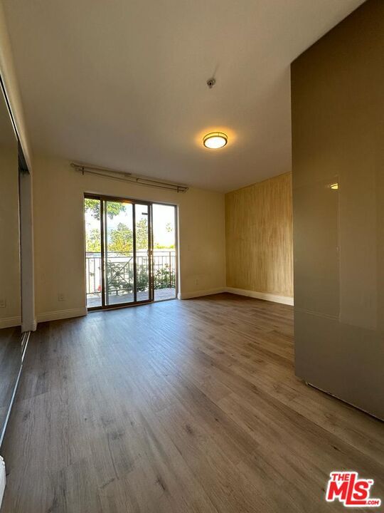 Building Photo - 2435 Florencita Dr W
