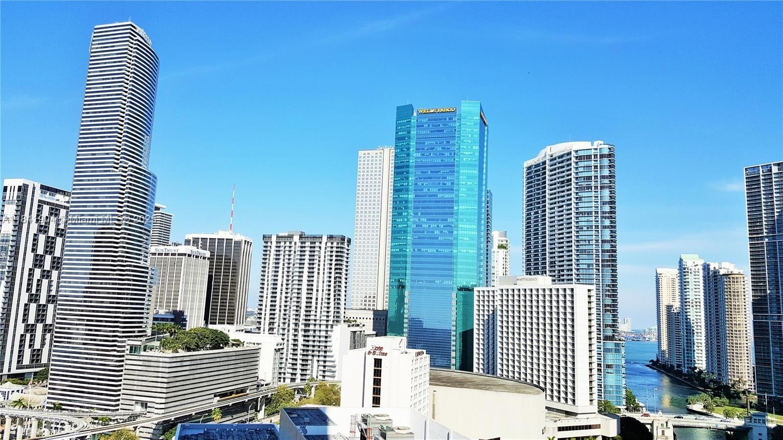 Building Photo - 350 S Miami Ave