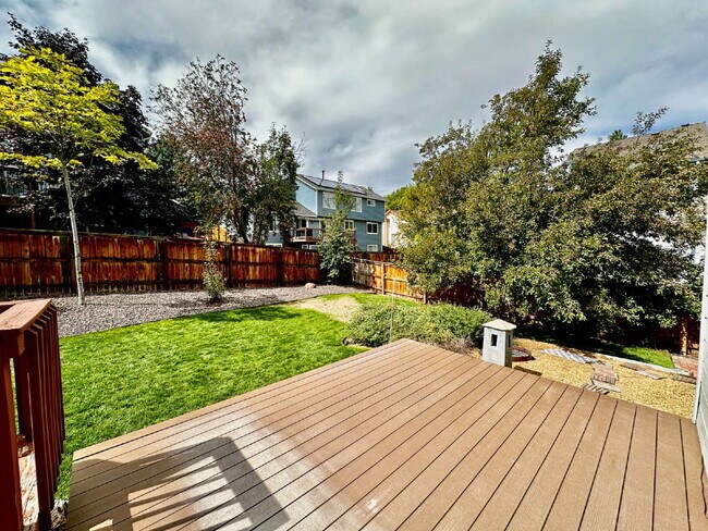 Building Photo - "Charming 3-Bed Highlands Ranch Home with ...