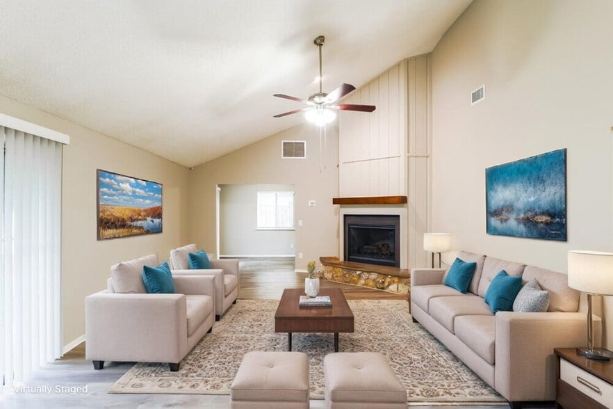 Building Photo - 1304 Sterling Oaks Dr