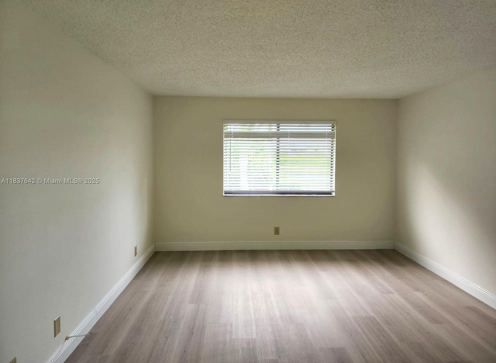 Building Photo - 16491 Blatt Blvd