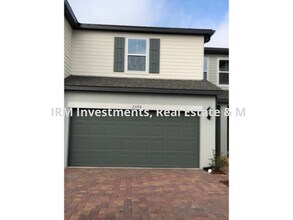 Building Photo - 3 bedroom townhome!
