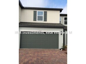 Building Photo - 3 bedroom townhome!