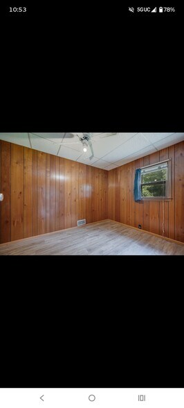 Building Photo - 104 Frank Ave NE
