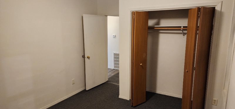 Building Photo - 831 Main St