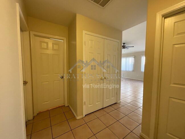 Building Photo - 5313 W Pecan Rd