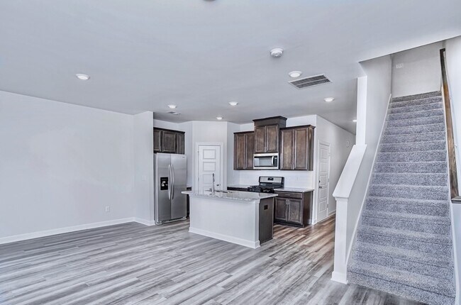 Building Photo - 126 Telford Dr