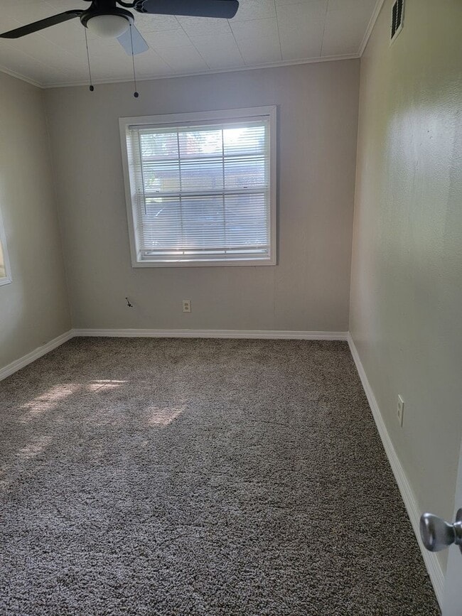 Building Photo - $300 Off 1st Month Special