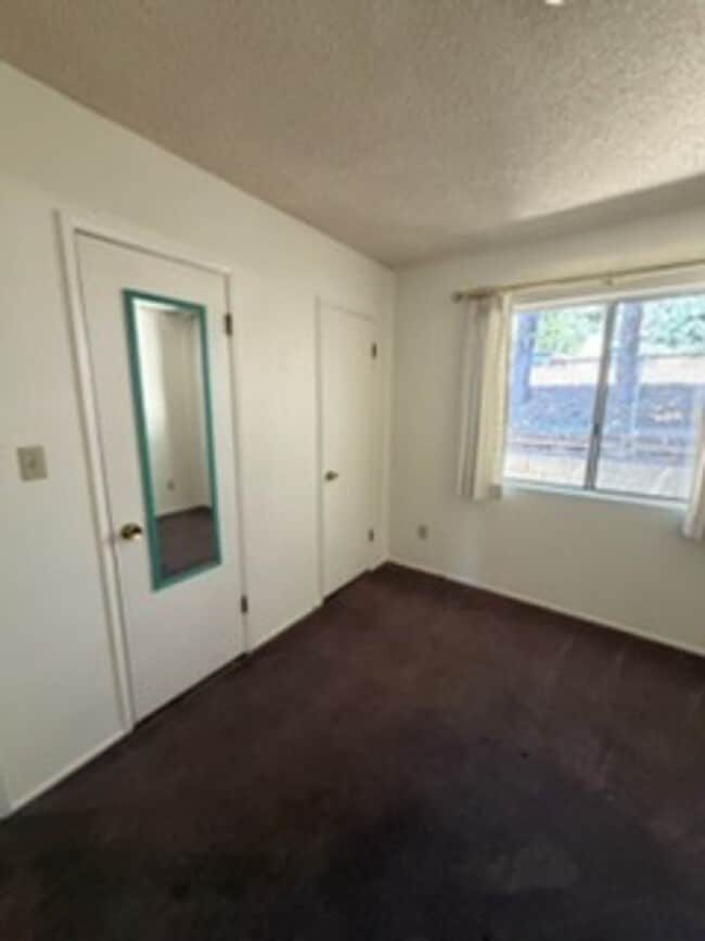 Building Photo - 6641 Ivins Dr