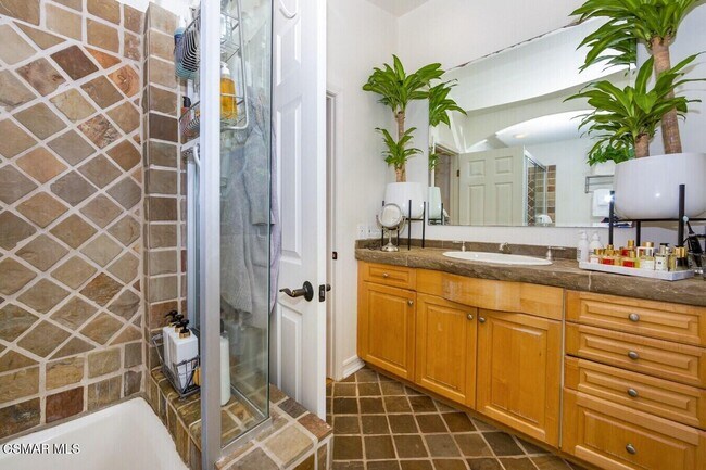 Building Photo - 3871 Cottonwood Grove Trail