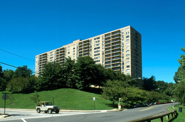 Building Photo - Place One Condominium