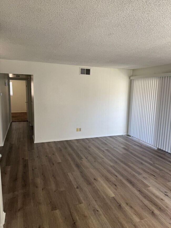 Building Photo - 10932 Rincon St