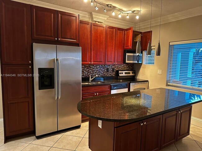 Building Photo - 2895 NE 32nd St