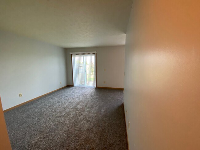 Building Photo - 213 Elizabeth Dr