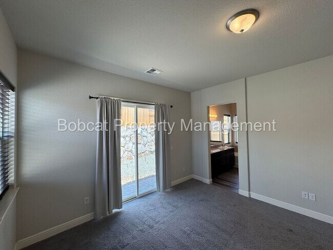Building Photo - 925 Cranfield Ct