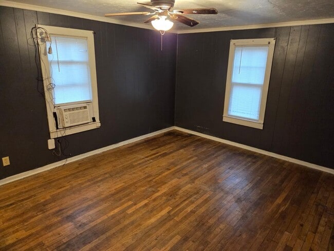 Building Photo - 1218 Delaware