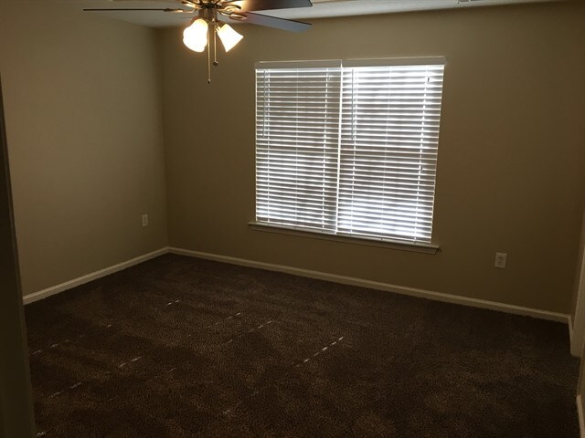 Building Photo - 145 Parkview Rd