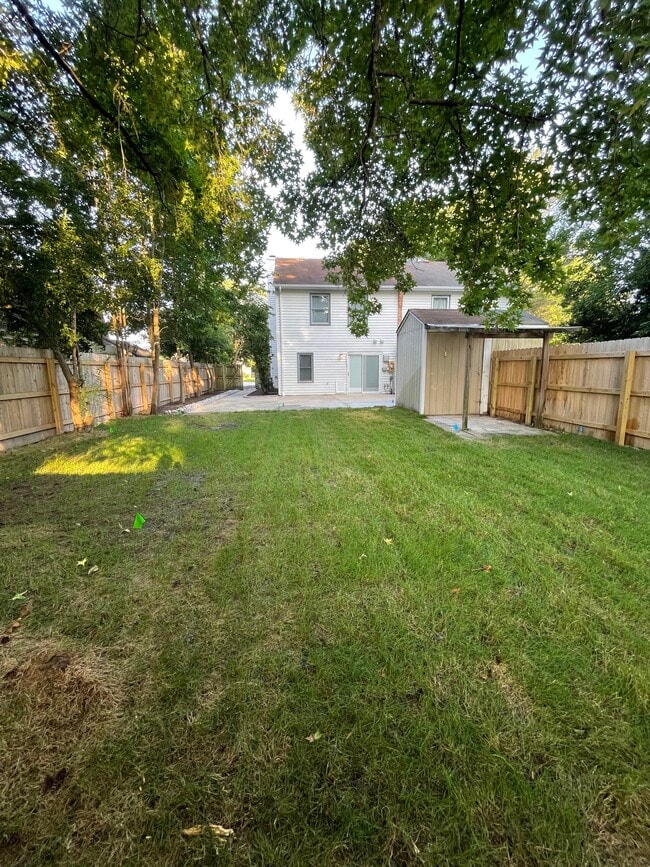 Building Photo - 206 N Palm Ave