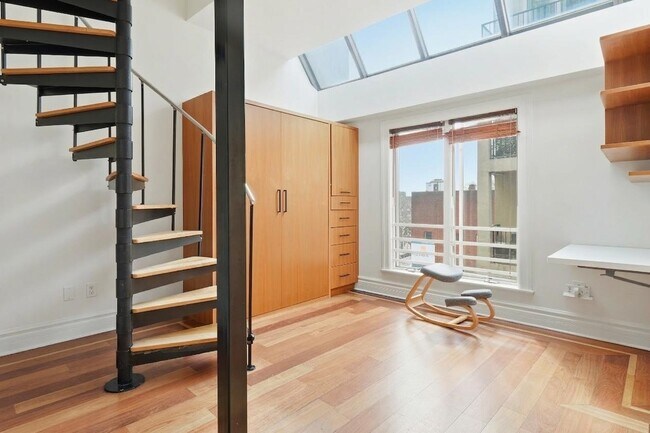 Building Photo - 81 Montgomery St