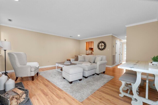 Building Photo - 103 The Arbors