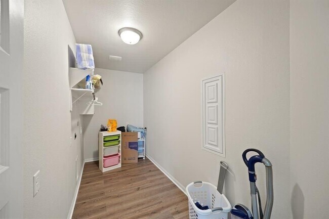 Building Photo - 20358 Mathis Landing Dr