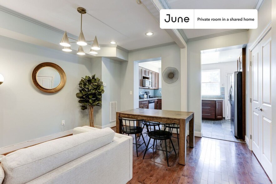 Building Photo - Room in Shared 5 bed/3.5 bath home in Capitol Hill