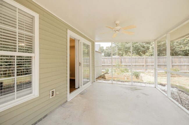 Building Photo - Charming 3-Bedroom Goose Creek Home with Attached Garage