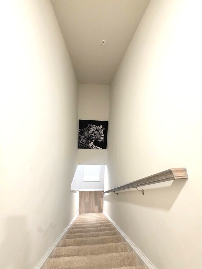 Building Photo - 1120 Wintermead Lp