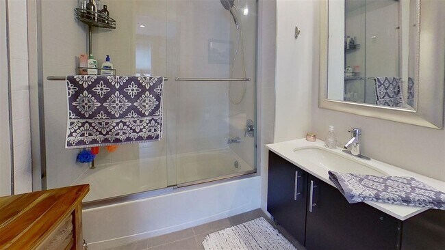 Building Photo - 1325 Adams St