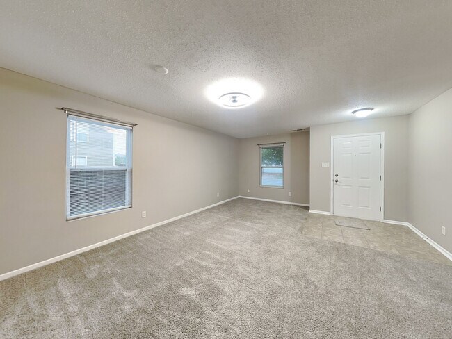 Building Photo - 8147 Retreat Ln