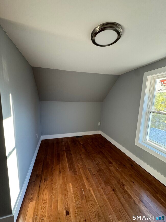 Building Photo - 52 Ann St