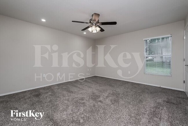 Building Photo - 6531 Evergreen Park Dr