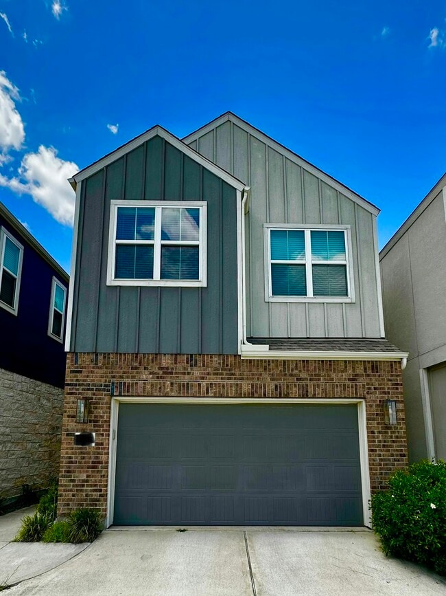 Building Photo - 3207 Planters Peak Dr