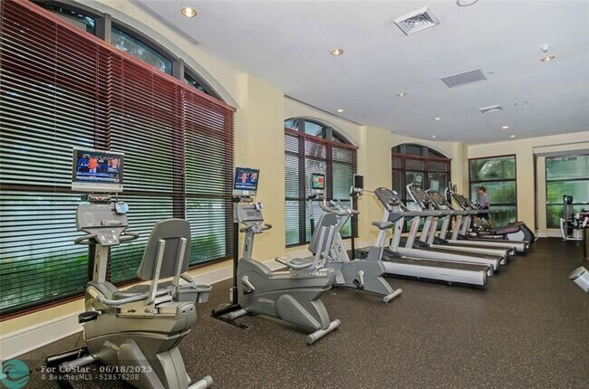 Building Photo - 610 W Las Olas Blvd
