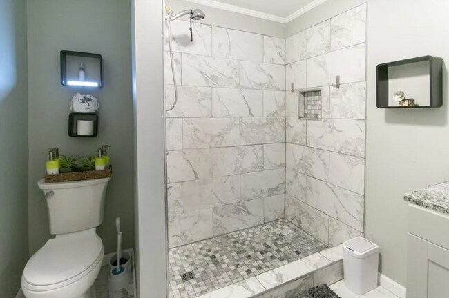 Bathroom - 418 Bolijeri Blvd