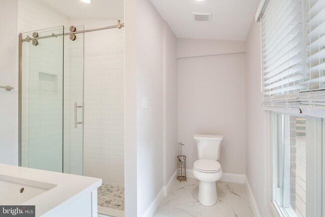 Building Photo - 6525 Byrnes Dr