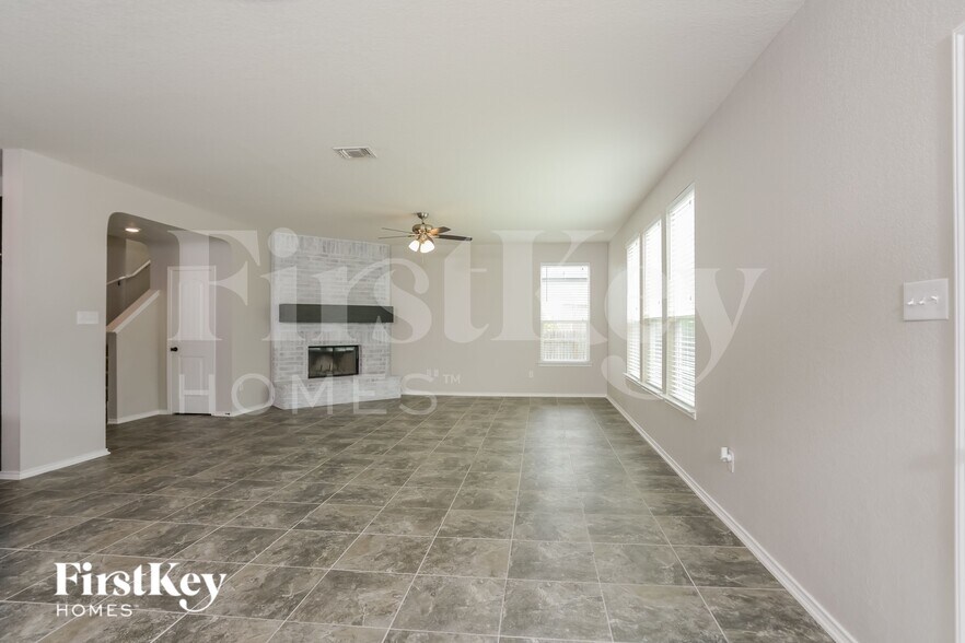 Building Photo - 15302 Cascade Point