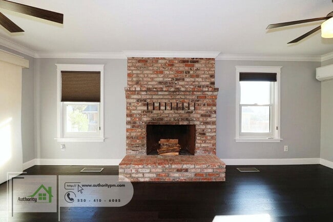 Building Photo - 251 Kamp Way