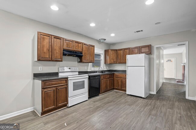 Building Photo - 1005 Westmoor Dr NW