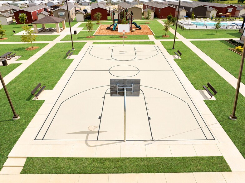 Basketball court - 1225 Orizaba
