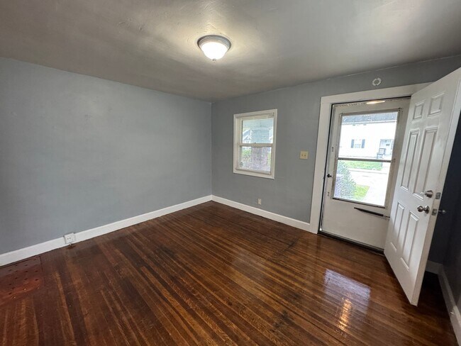 Building Photo - 738-740 Bosart