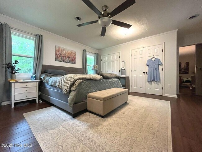 Building Photo - 375 Midland Rd