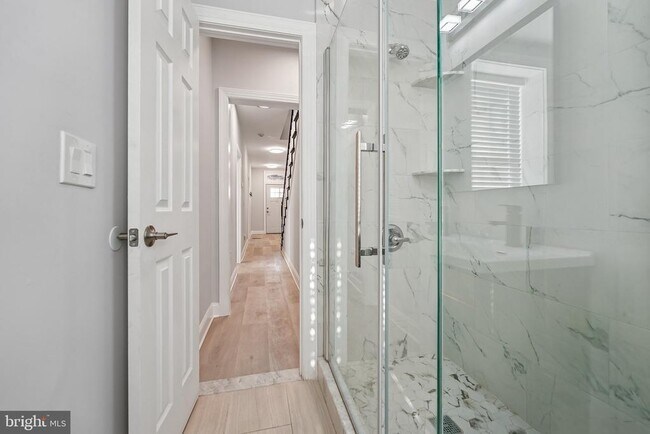 Building Photo - 92 Leigh Ave