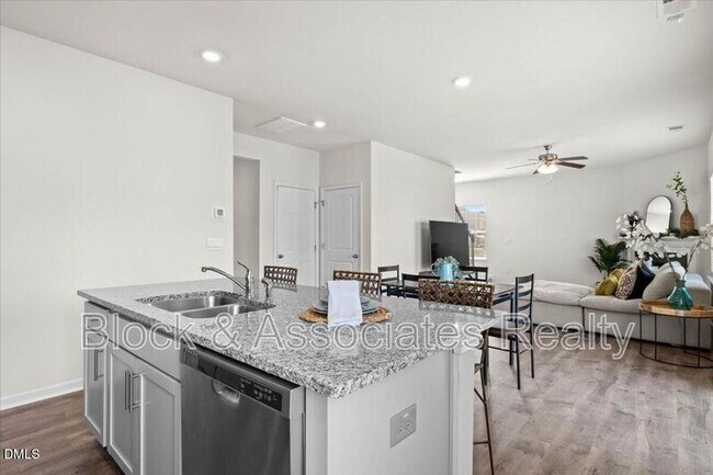 Building Photo - 97 Long Mdw Ln