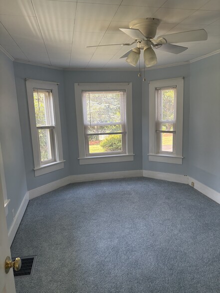 Building Photo - 3 Crimson Glory Ln