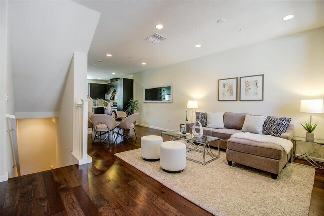 Building Photo - 890 White Moonstone Loop