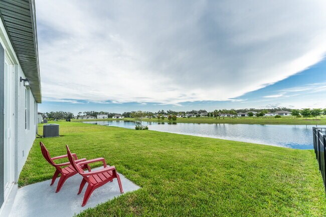 Building Photo - Spacious & Beautifully designed 4 Bedroom/...