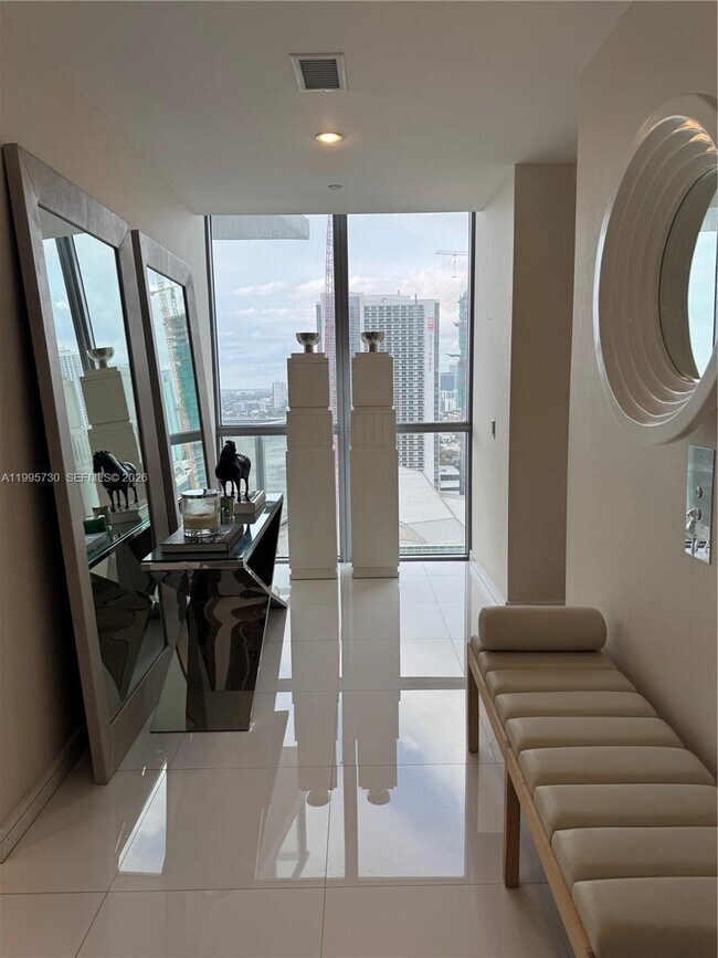 Building Photo - 1100 Biscayne Blvd