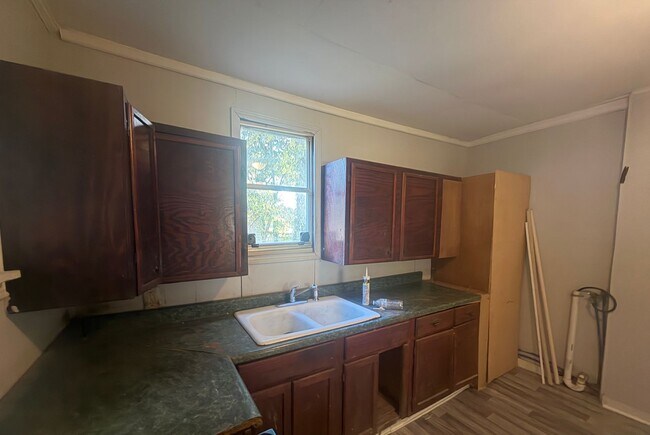 Building Photo - FOR RENT IN LAFAYETTE!